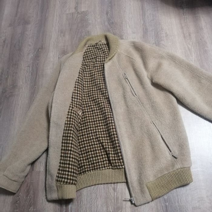 Jachetă casmir natural.