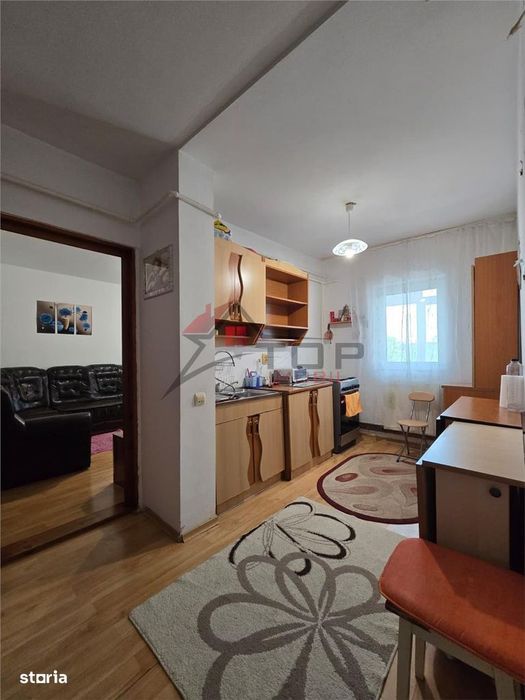 Piata Alexandru - Milcov, 2 camere decomandat cu 2 balcoane, liber