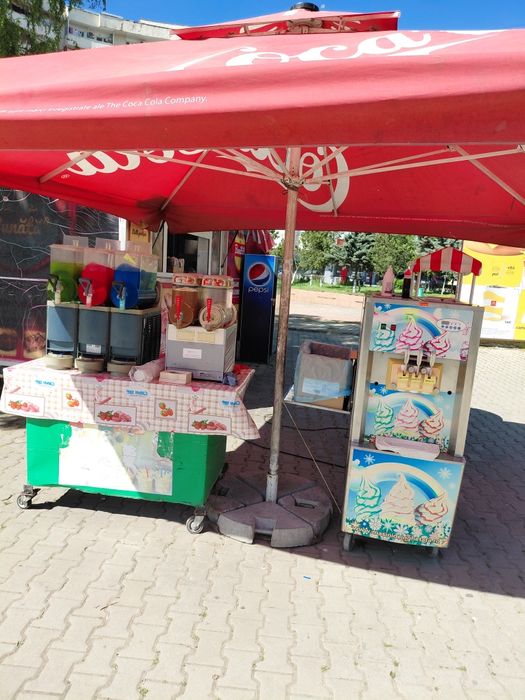 Afarere la chie rulota masina de inghetata  2 aparate suc granita  aparat kurtosi colac aparat de fiert porub