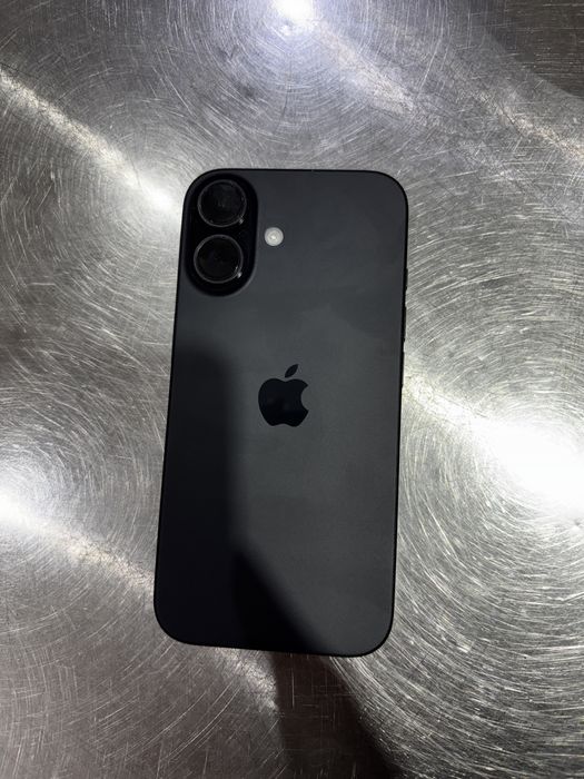 Телефон Айфон 16