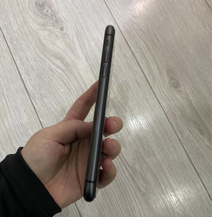 iPhone 11 б/у состояние отличное