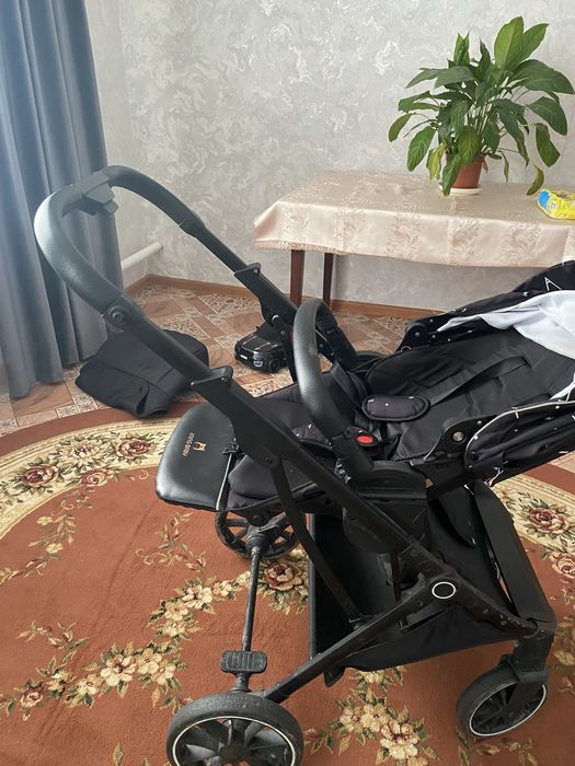 Продам коляску 10 тысяч тенге