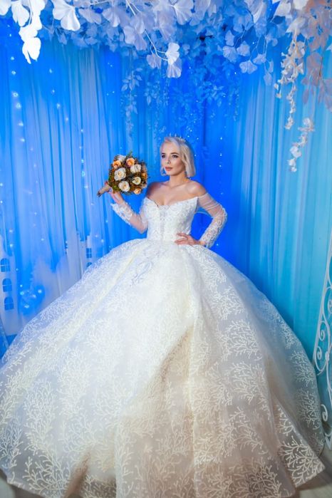 Свадебное платье