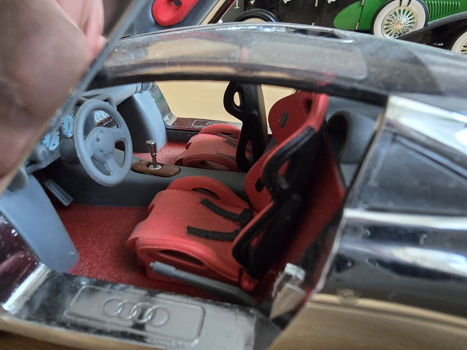 Vand macheta scara 1/18 Audi Avus crom producator Revell