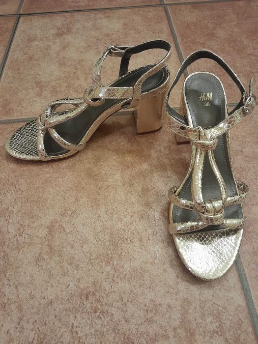 Продавам обувки внос от Великобритания