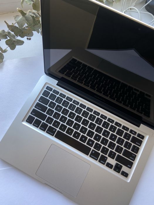 Продам MacBook Pro 13” (2011) – 8 ГБ ОЗУ, SSD 240 ГБ
