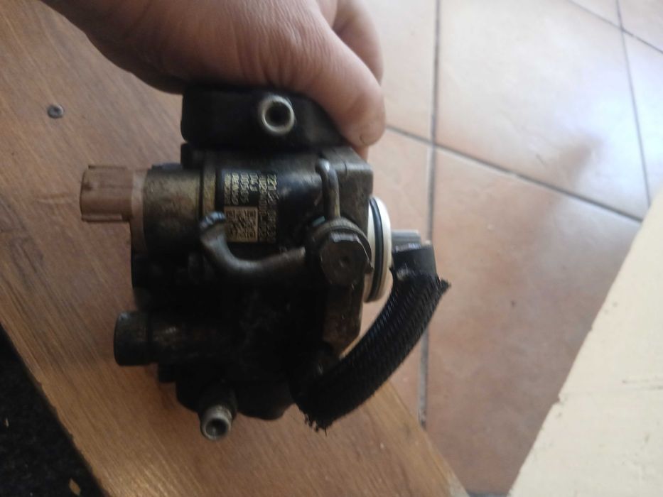 Pompa injectie toyota raav4 2007 +rampa injectoare senzori presiune