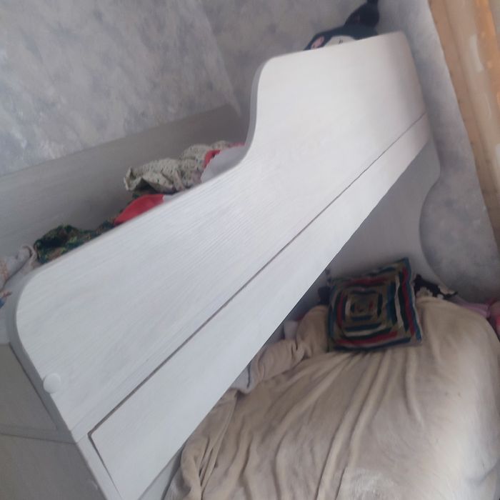 Екі қабатты төсек сатылады