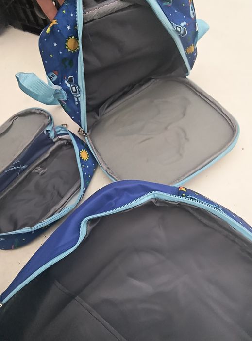 Ученически раници с колела + чанта + несесер/ безплатна доставка/