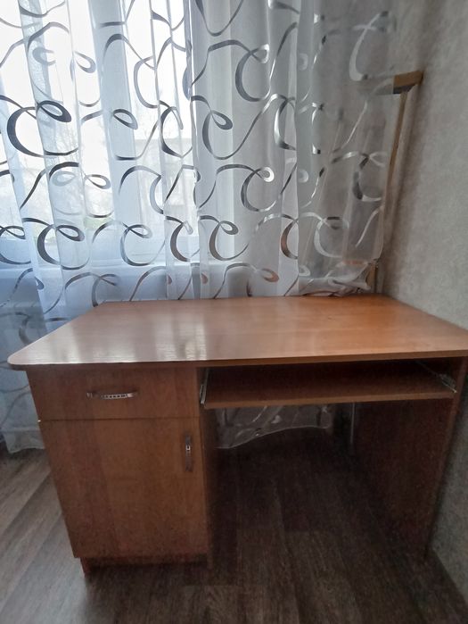 Стол компьютерный