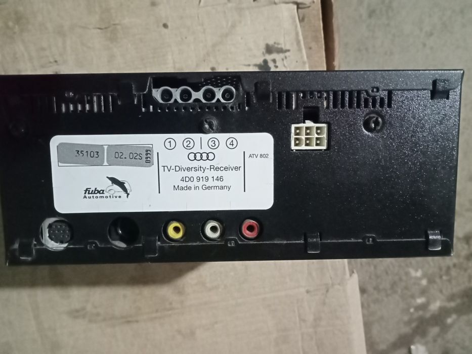 Avtomobil magnitafoni usliteli bilan