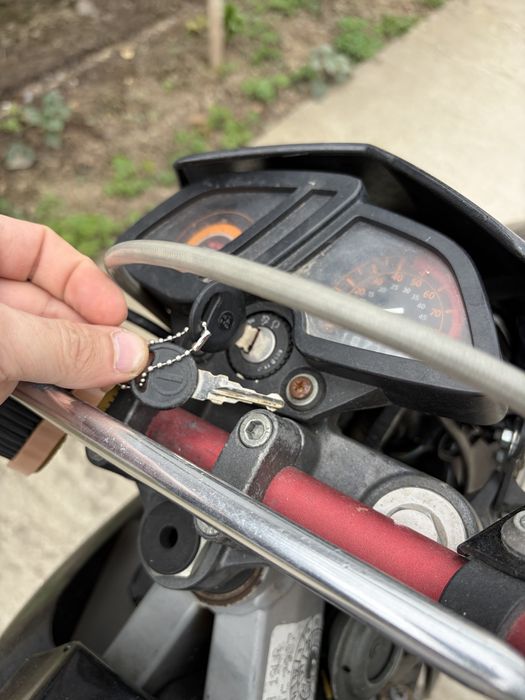 Super moto 49cm2 inmatriculata cu asigurare ITP