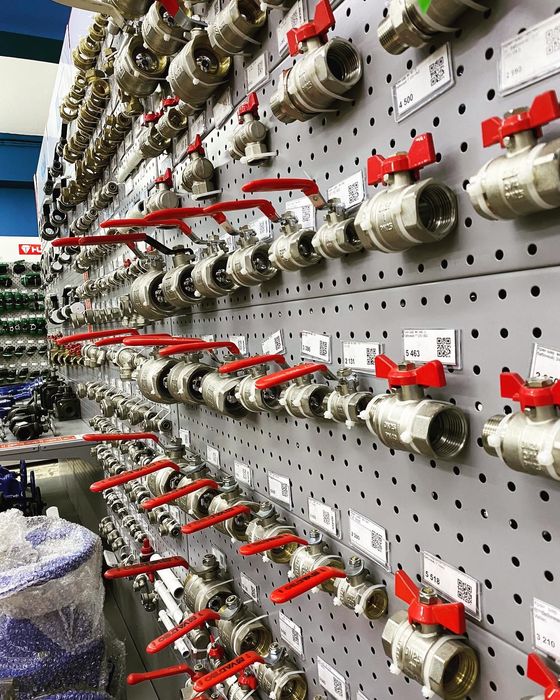 Краны латунные и фитинги.