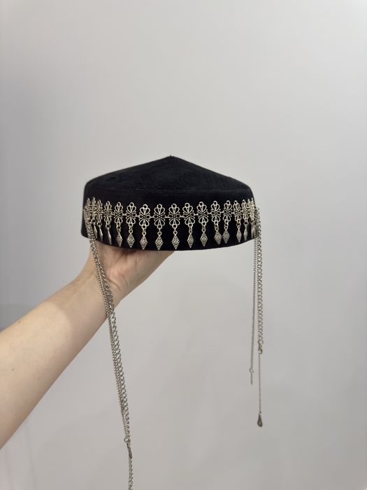 Такия разного цвета