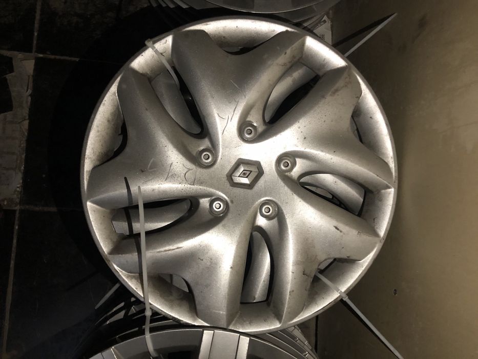 Колпаки на Рено