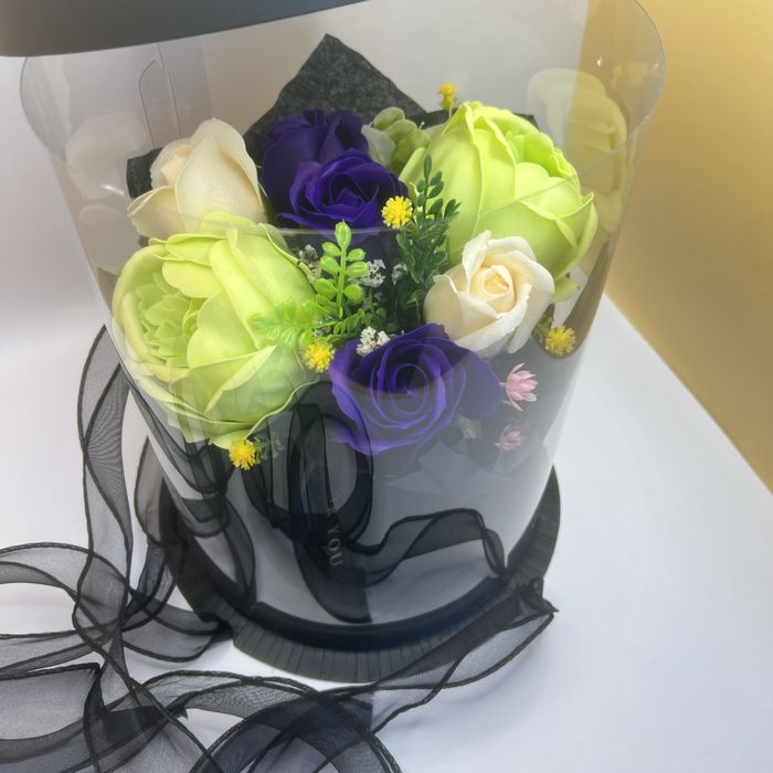 Уникален бутет за 8 март с рози ,бонбони,лалета, фрезия, божур и др.