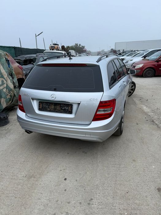 Dezmembrez Mercedes C220d w204 2011 Piese