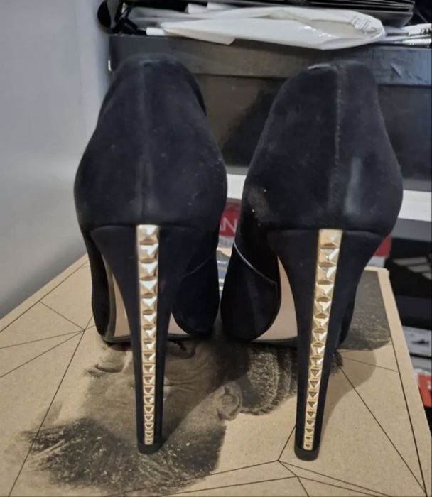 Туфли на высоком каблуке