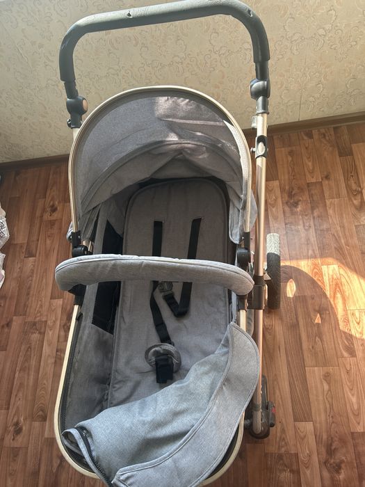 Детская коляска большая