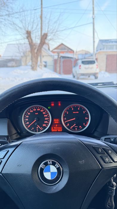 Продам бмв е60 525i