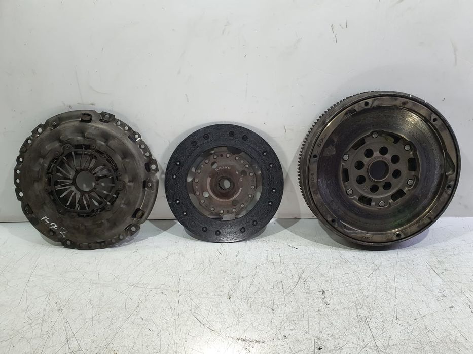 Kit ambreiaj volanta cu masa dubla 9663170480 Peugeot 407 1 (2004 - 2010) 2.0 hdi RHR