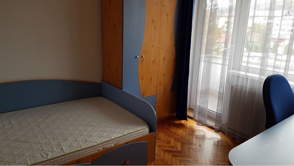 Inchiriez apartament