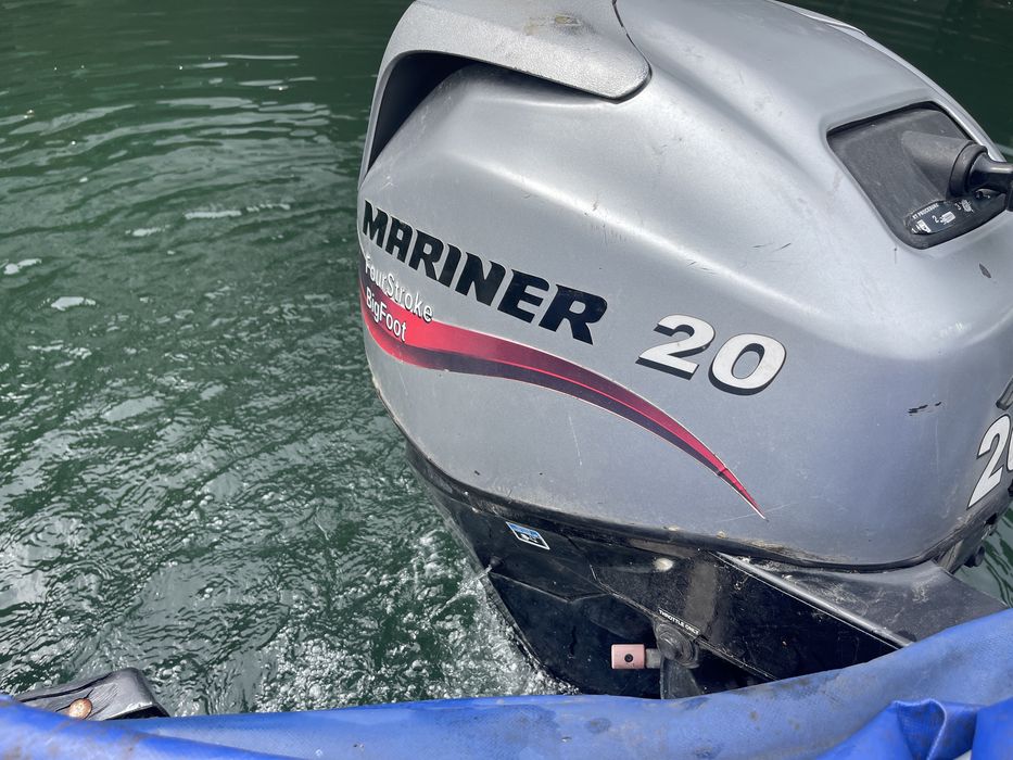 Barca  inmatriculata cu motor si peridoc acte la zi