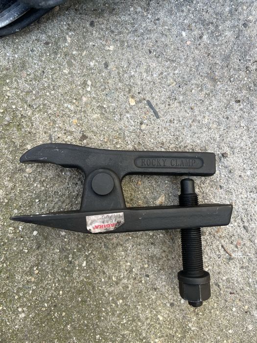 Универсална скоба за шарнир ябалковидна