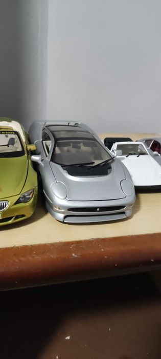 Метални колички.