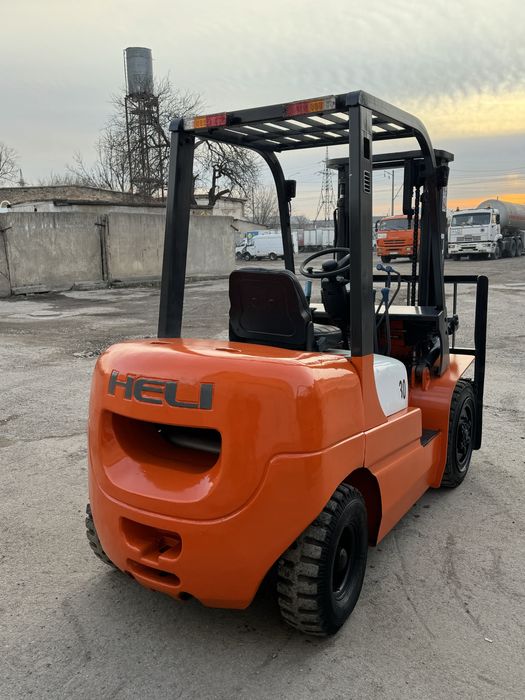 Вилочный погрузчик кара автокара