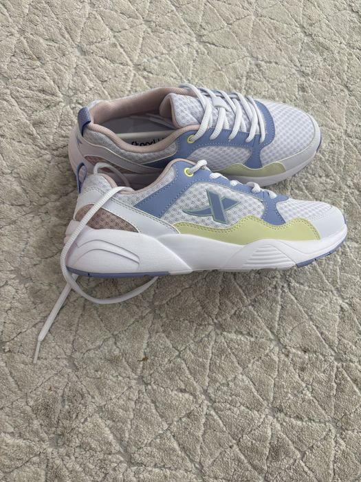 Продам кроссовки