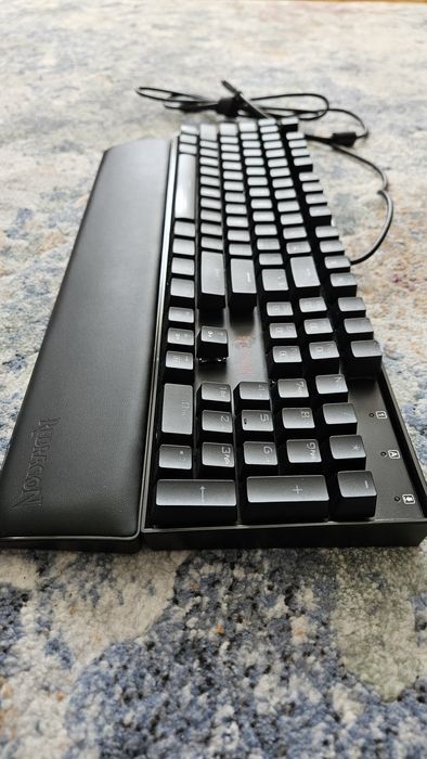 Vand tastatura mecanica gaming Redragon Mitra