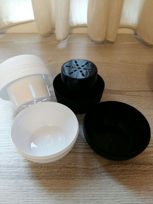 Горшки цветочные,маленькие, для кактусов и сукулентов