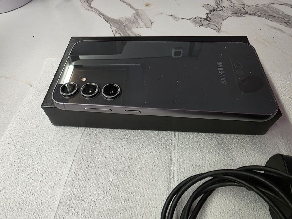 Продам телефон SAMSUNG S 23 FE