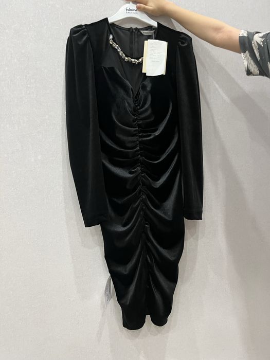 Новое платье с этикеткой