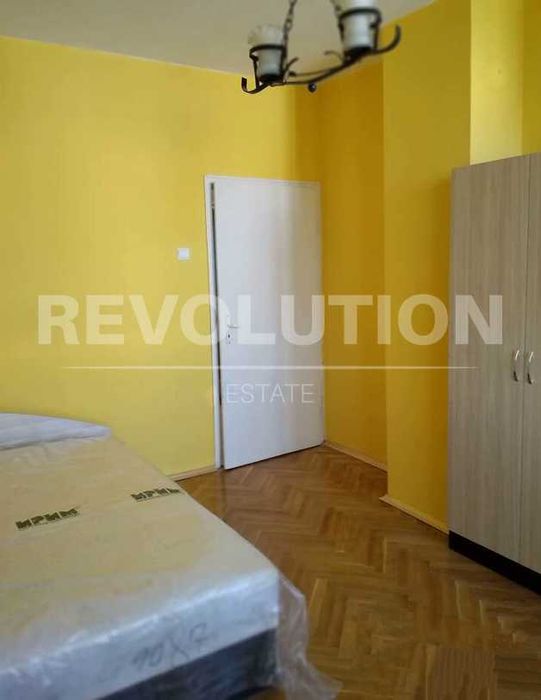 Четиристаен апартамент в сърцето на Варна