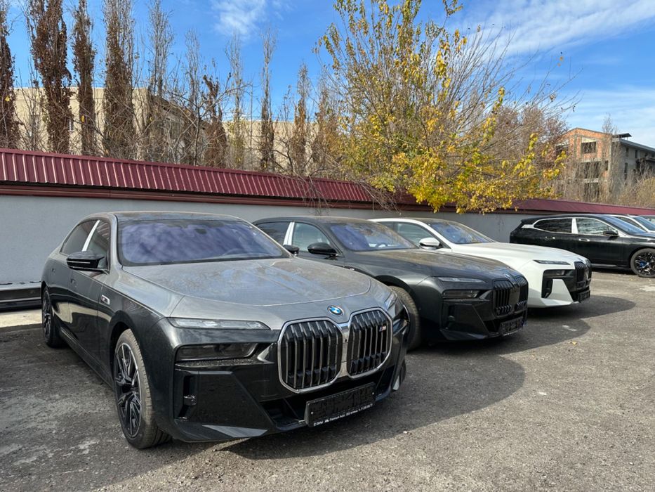 Продам BMW M750E M760E Гибрид с официальной гарантией