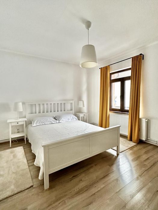 Spații multifuncționale , zona centrala, cabinete, salon sau cazare