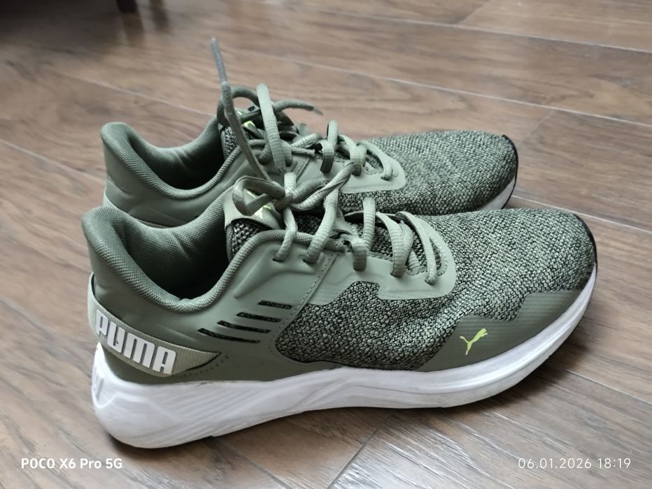 продам кроссовки