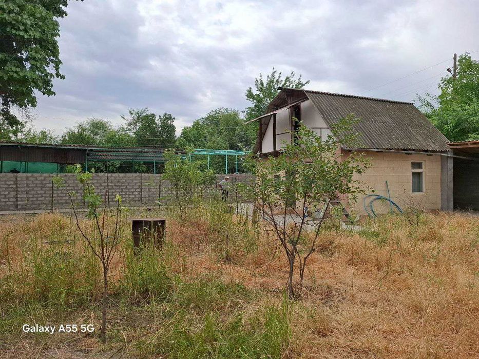 Dacha sotiladi Yangiyolda