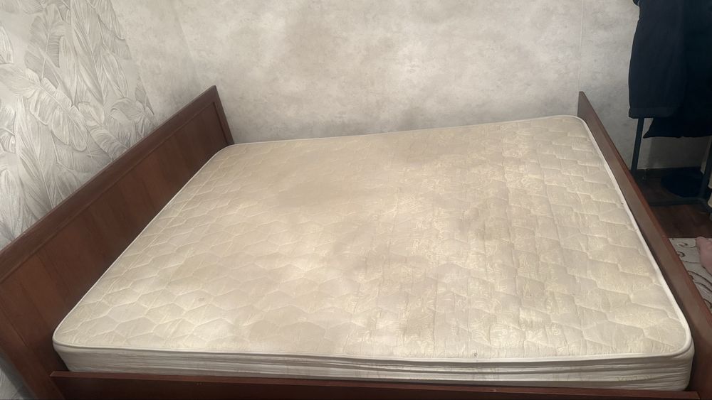 Кровать двух спальную