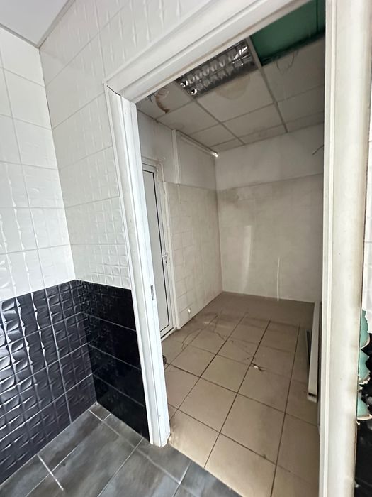 Дава се под наем Магазин в Варна, Колхозен пазар - 35 кв.м за 560 € - Снимка #11