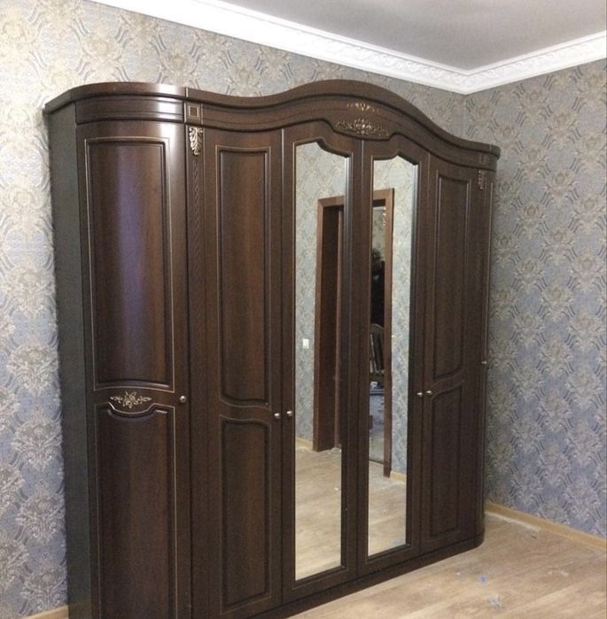 Продается спальный гарнитур