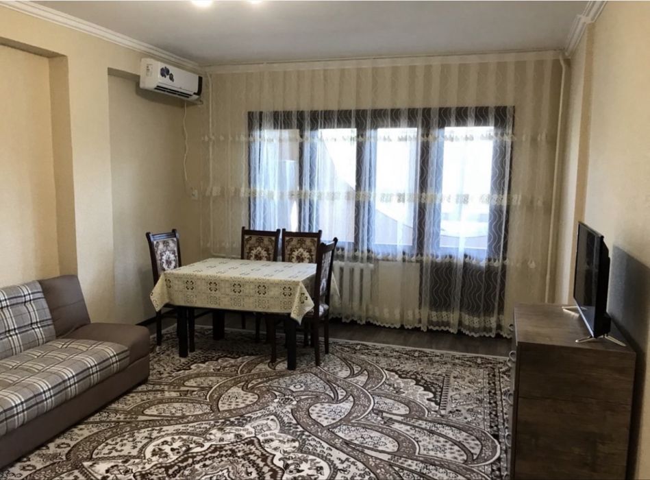 Юнусабад 8 квартал 1в2 комнатная