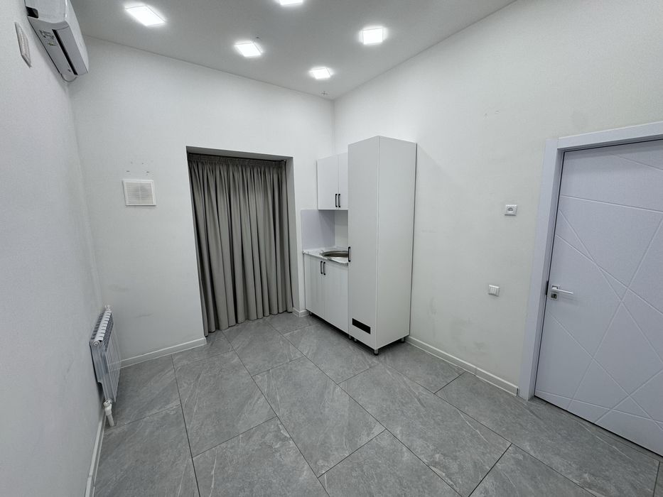 Ракат | Яккасарай - Сдается в аренду помещение вдоль дороги 66м2