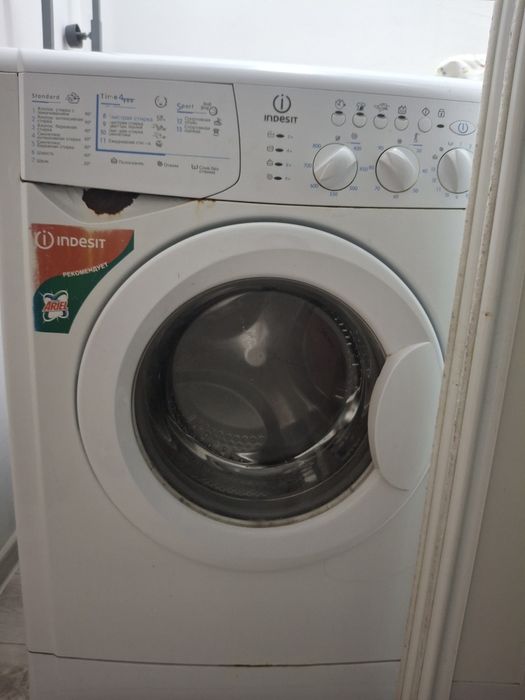 Продам стиральную машину Indesit