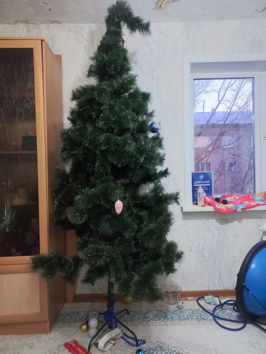 Елка искусственная