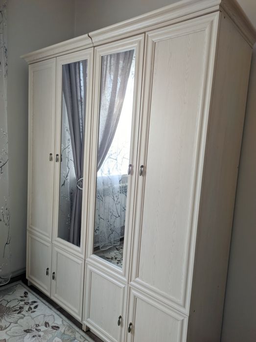 Продается спальный гарнитур