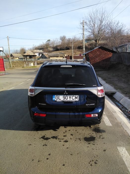 Mitsubishi Outlander 4WD 2014
