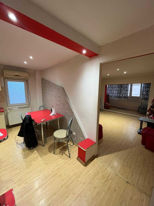 Vand apartament 3 camere central